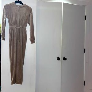 Cozy zip up Valore beige H&M onesie size extra small